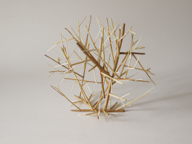 Bez tytułu (dwunastościan foremny), 2016, drewno , 20 x 23 x 23 cm 