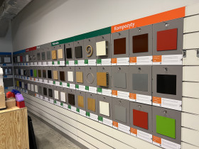 Biblioteka materiał&oacute;w przy modelarni