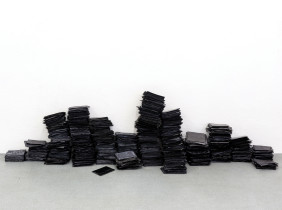 PETYCJE |  Michalina W. Klasik | instalacja | koperty, czarny atrament | 2019