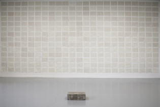 NIE ZGADZAM SIĘ |  Michalina W. Klasik | obiekt | blok betonowy, ziemia | 2024/25