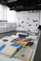 Przejrzystość rzeczy w galerii działań w Warszawie