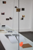 Przejrzystość rzeczy w galerii działań w Warszawie