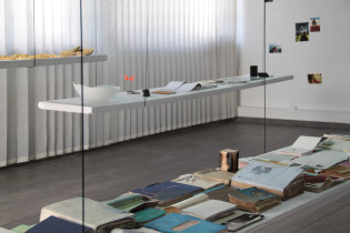 Przejrzystość rzeczy w galerii działań w Warszawie