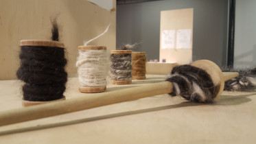 Nowe oblicze wełny. Eksperymenty materiałowe.