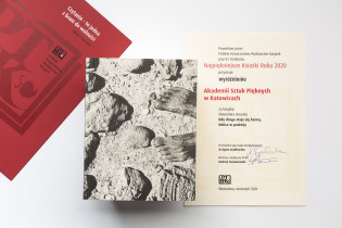Gdy droga staje się formą. Szkice w podróży – projekt graficzny: Paulina Urbańska