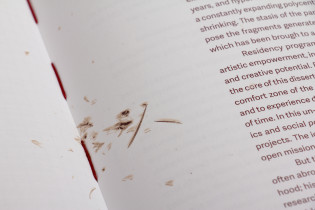 projekt publikacji "On Care. A Journey into the Relational Nature of Artists’ Residencies"