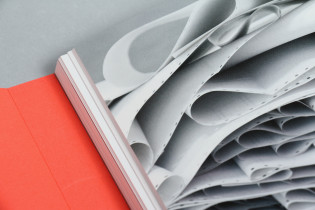 projekt publikacji "Parallax 2018-2022"