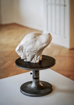 "Studium główki" (akryl, metalowy kawalet) - Muzeum Miejskie w Krnovie, Czechy 2020.