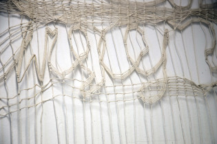 Sylwia Marciszewska, "Jeśli odetnę te części czy zostanie mnie więcej?,  obiekt tekstylny, detal.