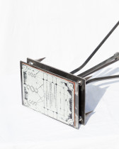 "Cyrografia", stal, guma stemplarska, 120x45x45cm, 2024