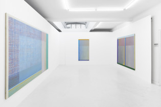 Widok wystawy: Małgorzata Widomska, Suknia barwy pogody, Galeria 35A, Warszawa (fot. Adam Gut)