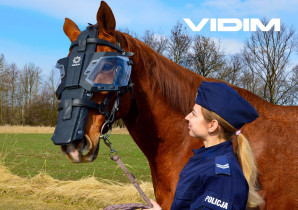 Klaudia Musialik, temat pracy: Projekt wyposażenia ochronno-sygnalizacyjnego dla konia policyjnego.